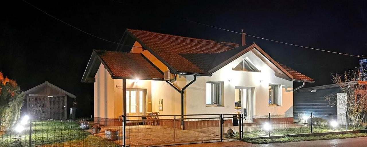 Holiday Home Melani Sinac Ngoại thất bức ảnh