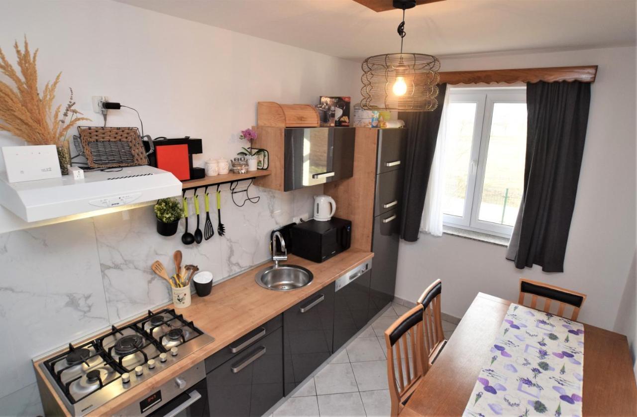 Holiday Home Melani Sinac Ngoại thất bức ảnh