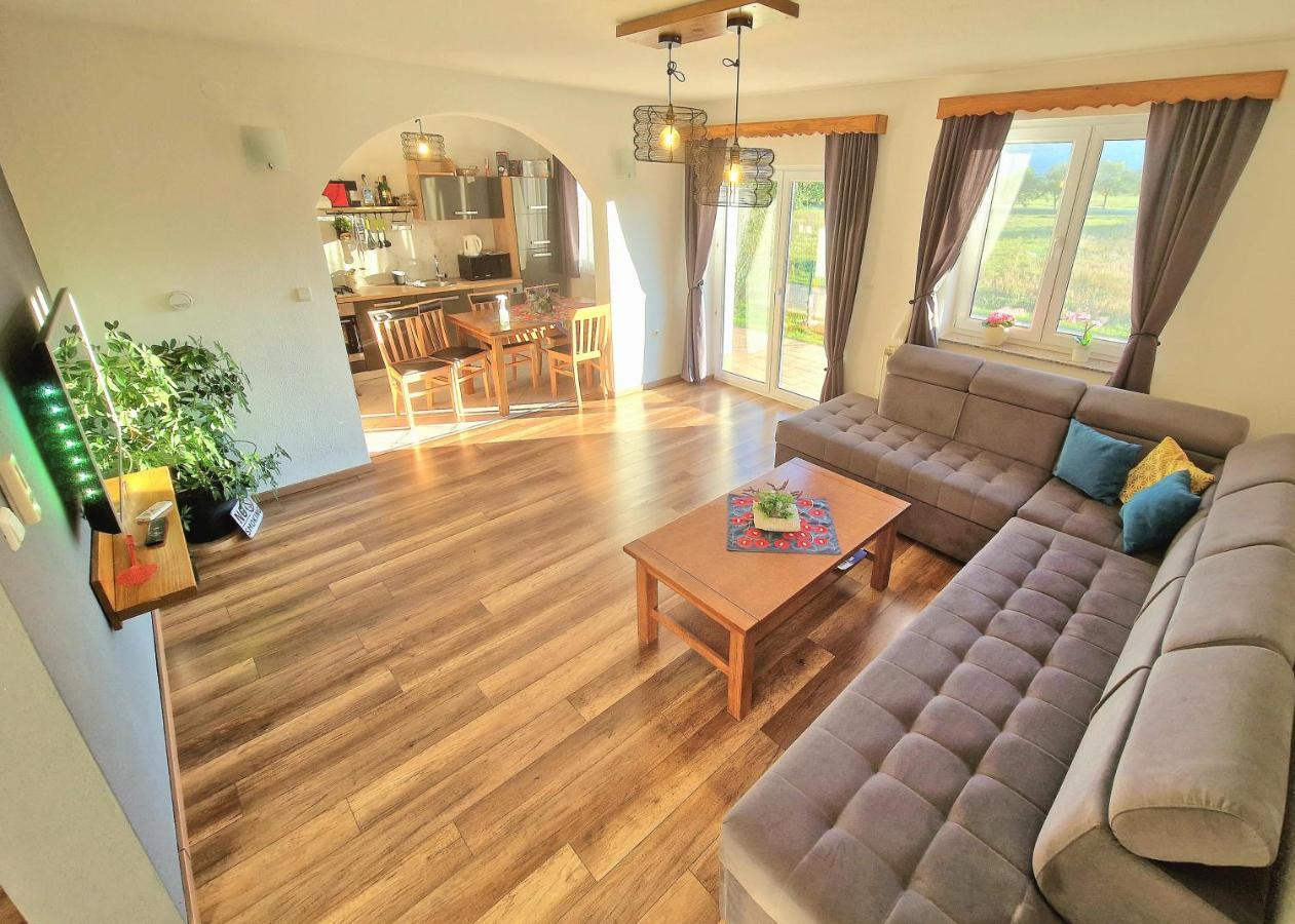 Holiday Home Melani Sinac Ngoại thất bức ảnh